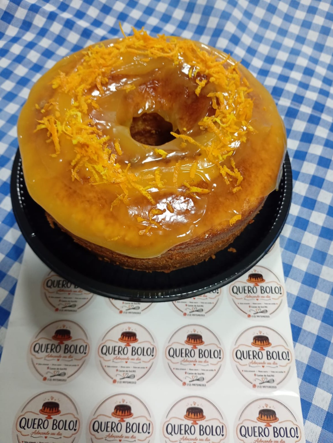 Bolo de laranja molhadinho artesanal da Quero Bolo